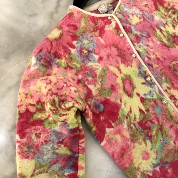 Vintage soft floral sweater - Picture 3 of 3